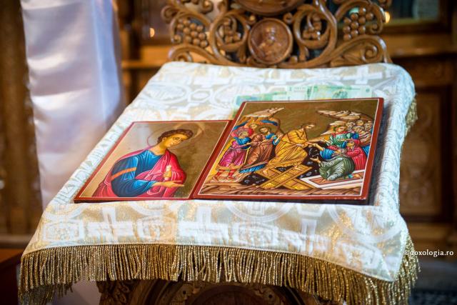 icoana Invierii si icoana Sfantului Apostol Toma