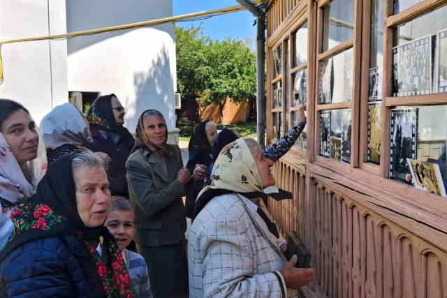 „Familia în pridvorul memoriei” – expoziție de fotografie la Parohia Pârcovaci