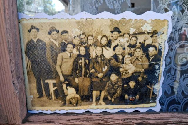 „Familia în pridvorul memoriei” – expoziție de fotografie la Parohia Pârcovaci