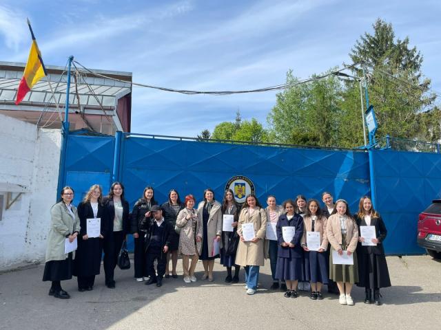 Studenții Facultății de Teologie Ortodoxă din Iași vorbesc despre iertare, credință și responsabilitate socială în mediul penitenciar
