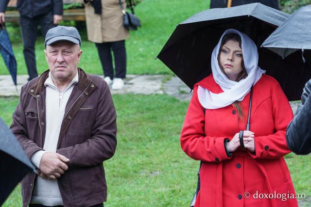 Hramul Mănăstirii Neamț a adunat numeroși pelerini din întreaga țară