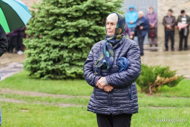 Hramul Mănăstirii Neamț a adunat numeroși pelerini din întreaga țară