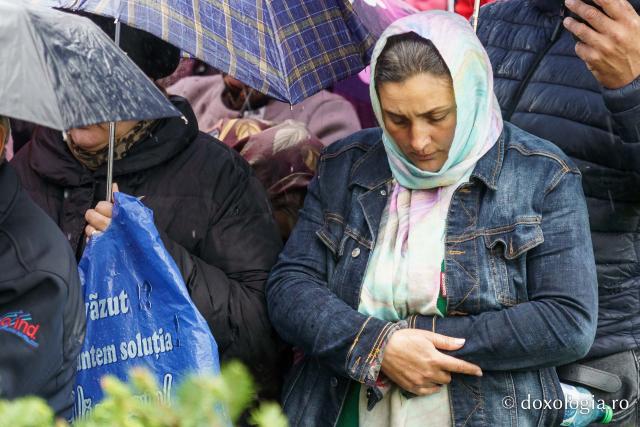 Hramul Mănăstirii Neamț a adunat numeroși pelerini din întreaga țară