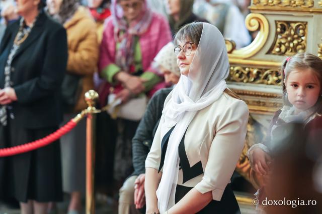 Praznicul Cincizecimii, la Catedrala Mitropolitană din Iași: „Omul așezat sub adumbrirea Duhului Sfânt este omul cu rugăciune curată și continuă”