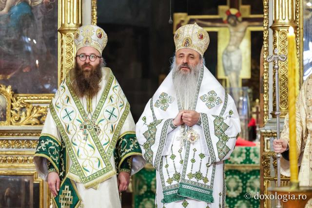 Praznicul Cincizecimii, la Catedrala Mitropolitană din Iași: „Omul așezat sub adumbrirea Duhului Sfânt este omul cu rugăciune curată și continuă”