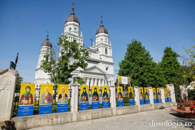 Expoziția Sfintele femei românce ale Centenarului Patriarhiei Române