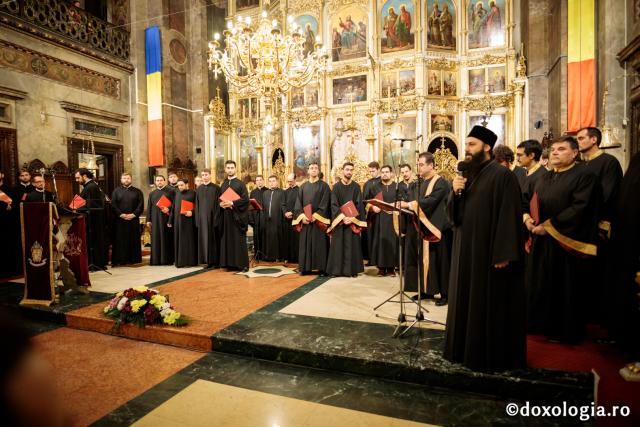 (Video) Treptele Scării virtuților ‒ cântare pe cele opt glasuri