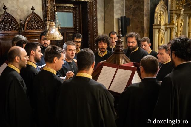 (Video) Antifonul I, glasul 8 (Psalmul 102) – în greacă și română