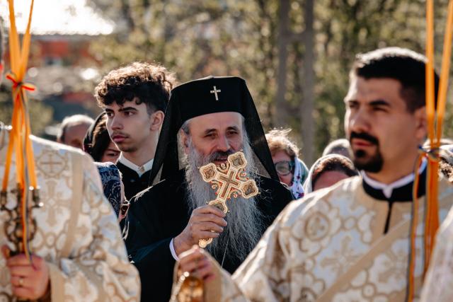 Înaltpreasfințitul Părinte Teofan a slujit în Parohia Slobozia din comuna Voinești