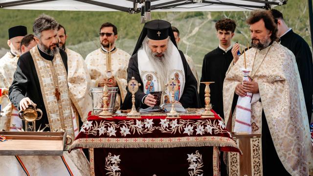 Înaltpreasfințitul Părinte Teofan a slujit în Parohia Slobozia din comuna Voinești