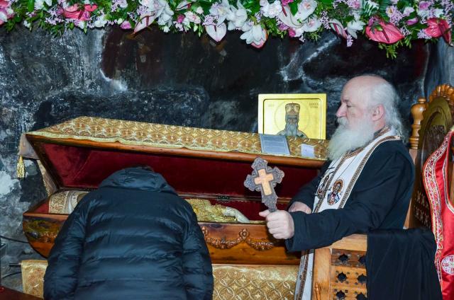 Înaltpreasfințitul Părinte Teofan a slujit la hramul Mănăstirii Ostrog din Muntenegru