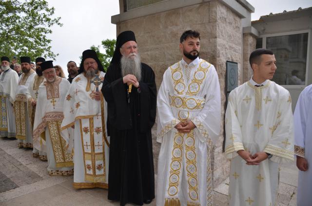 Înaltpreasfințitul Părinte Teofan a slujit la hramul Mănăstirii Ostrog din Muntenegru