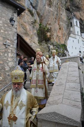 Înaltpreasfințitul Părinte Teofan a slujit la hramul Mănăstirii Ostrog din Muntenegru