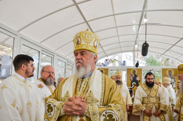 Înaltpreasfințitul Părinte Teofan a slujit la hramul Mănăstirii Ostrog din Muntenegru