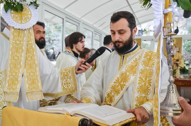 Înaltpreasfințitul Părinte Teofan a slujit la hramul Mănăstirii Ostrog din Muntenegru