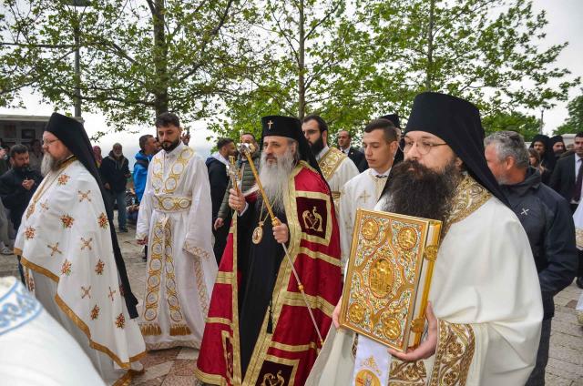 Înaltpreasfințitul Părinte Teofan a slujit la hramul Mănăstirii Ostrog din Muntenegru
