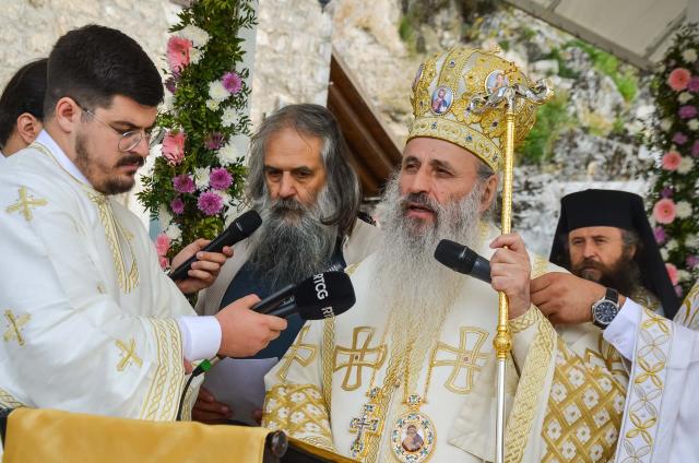 Înaltpreasfințitul Părinte Teofan a slujit la hramul Mănăstirii Ostrog din Muntenegru