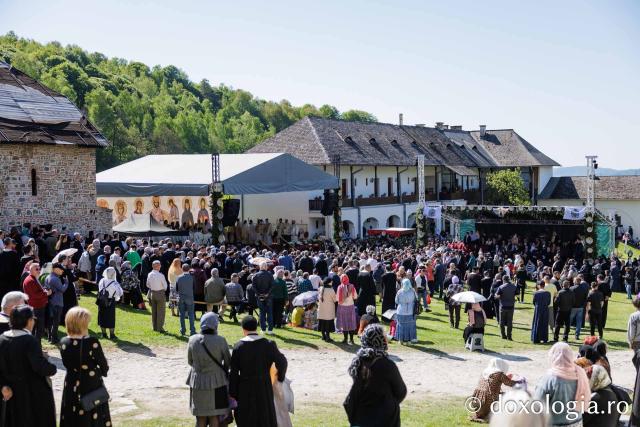 Sfânta Liturghie de la Proclamarea Canonizării Sfintei Cuvioase Matrona de la Hurezi