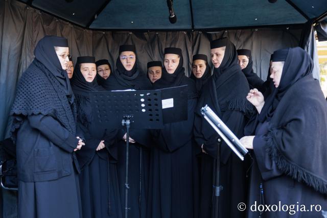 Numeroși credincioși la proclamarea canonizării Sfintei Cuvioase Mavra de pe Ceahlău: