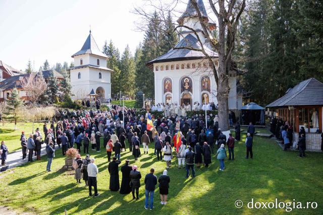 Sfânta Liturghie cu ocazia proclamării locale a canonizării Sfintei Cuvioase Mavra de pe Ceahlău