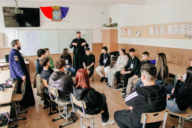 Peste 500 de tineri ieșeni au participat la Întâlnirea Anuală a Tinerilor din Protopopiatele Ieșene