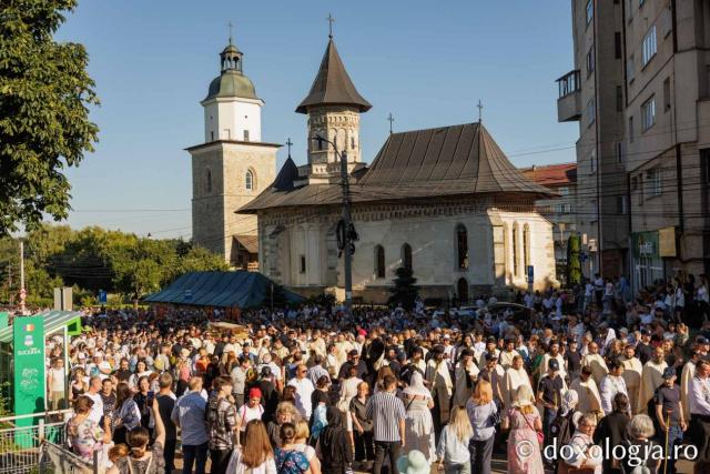 Procesiune pe Calea Sfântului Mare Mucenic Ioan cel Nou de la Suceava