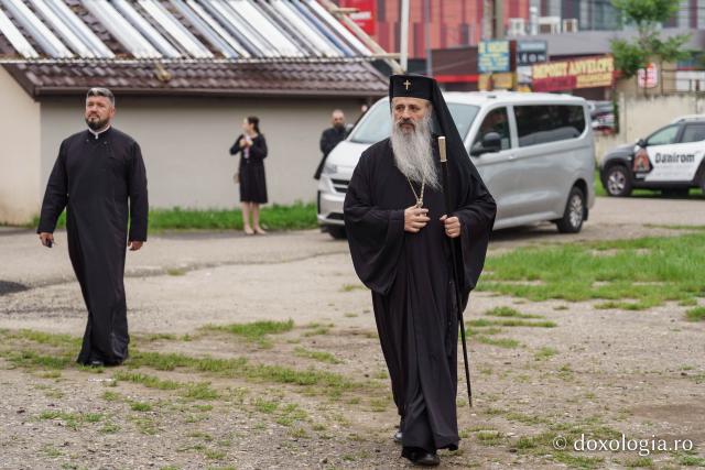 IPS Teofan a slujit la aniversarea a 30 de ani de la înființarea Liceului Teologic Ortodox din Piatra-Neamț
