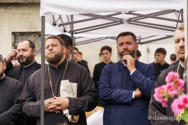 IPS Teofan a slujit la aniversarea a 30 de ani de la înființarea Liceului Teologic Ortodox din Piatra-Neamț
