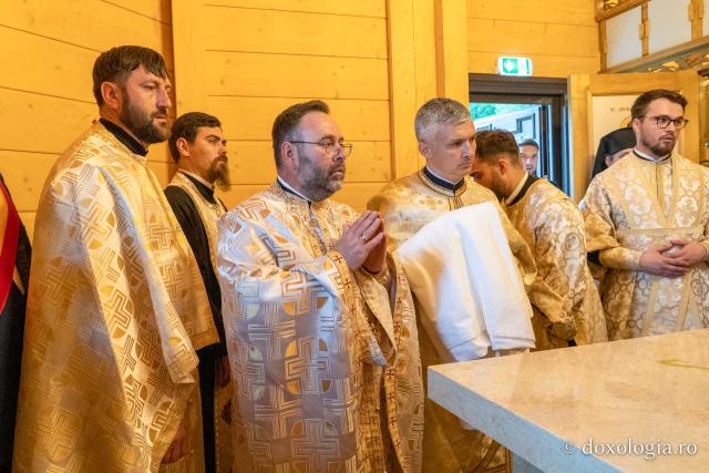 IPS Teofan, la Chiperești: „Omul sfânt îl pune întotdeauna pe Dumnezeu primul”