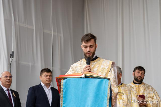 IPS Teofan, la Chiperești: „Omul sfânt îl pune întotdeauna pe Dumnezeu primul”