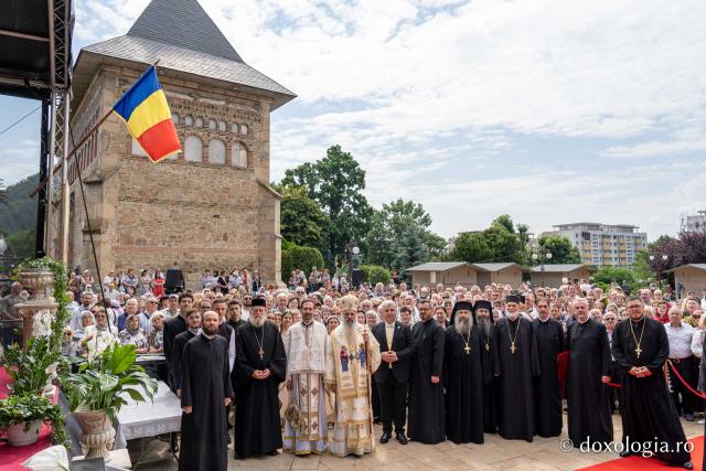 (Video) Mitropolitul Moldovei și Bucovinei, prezent la hramul municipiului Piatra Neamț – Nașterea Sfântului Ioan Botezătorul