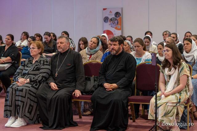 Mamele cu mulți copii din județele Iași, Botoșani și Neamț s-au reîntâlnit într-o ediție aniversară „Cu dragoste pentru mame”