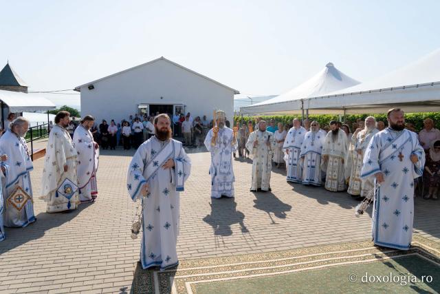 Sfinții Petru și Pavel, cinstiți de ieșeni la Mănăstirea Cetățuia: „Cu această conștiință au trăit, că sunt ai Domnului”