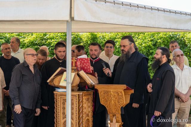 Sfinții Petru și Pavel, cinstiți de ieșeni la Mănăstirea Cetățuia: „Cu această conștiință au trăit, că sunt ai Domnului”