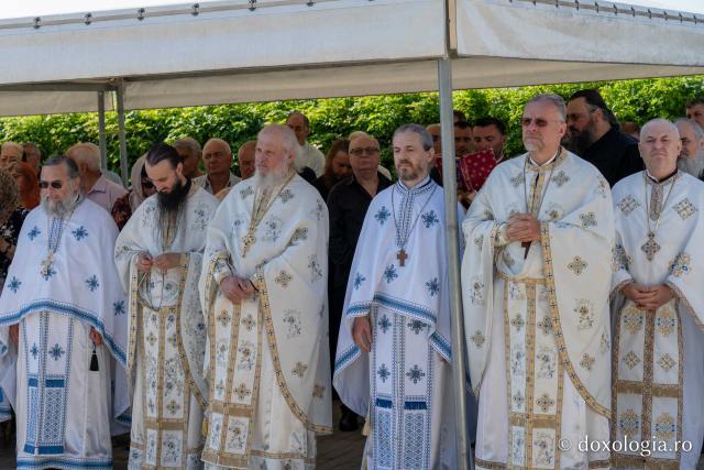 Sfinții Petru și Pavel, cinstiți de ieșeni la Mănăstirea Cetățuia: „Cu această conștiință au trăit, că sunt ai Domnului”