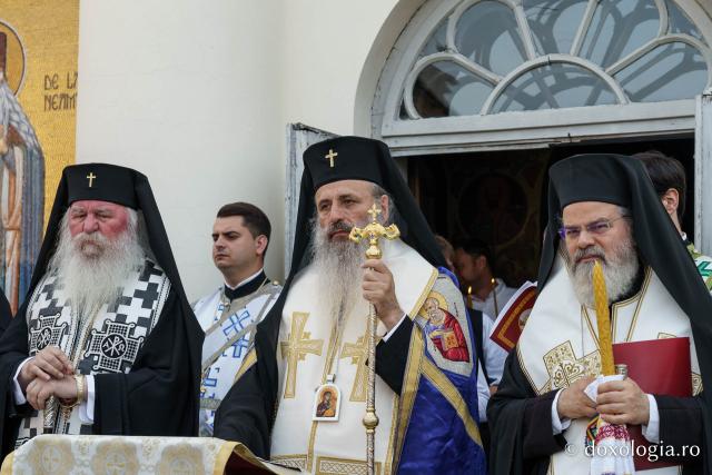 Emilian Arhiereul a fost înmormântat la Mănăstirea Neamț: „El rămâne prezent între pământeni prin faptele sale de iubire milostivă și smerită, de ajutorare a semenilor în nevoi și în necazuri”