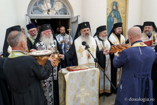 Emilian Arhiereul a fost înmormântat la Mănăstirea Neamț: „El rămâne prezent între pământeni prin faptele sale de iubire milostivă și smerită, de ajutorare a semenilor în nevoi și în necazuri”