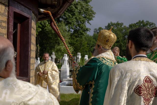 Biserica Parohiei „Sfânta Treime” din Pădureni a fost resfințită de Preasfințitul Părinte Nichifor Botoșăneanul
