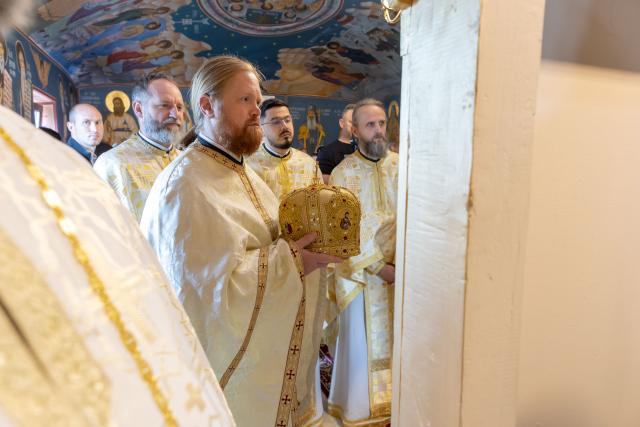 Biserica Parohiei „Sfânta Treime” din Pădureni a fost resfințită de Preasfințitul Părinte Nichifor Botoșăneanul