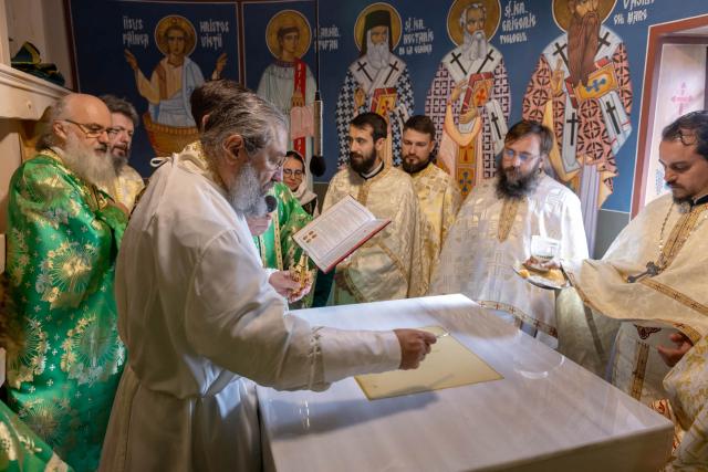 Biserica Parohiei „Sfânta Treime” din Pădureni a fost resfințită de Preasfințitul Părinte Nichifor Botoșăneanul