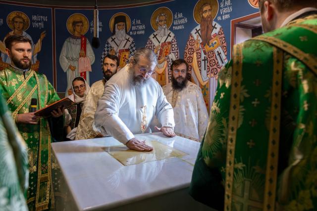 Biserica Parohiei „Sfânta Treime” din Pădureni a fost resfințită de Preasfințitul Părinte Nichifor Botoșăneanul