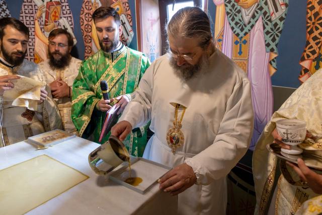 Biserica Parohiei „Sfânta Treime” din Pădureni a fost resfințită de Preasfințitul Părinte Nichifor Botoșăneanul