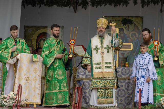 Biserica Parohiei „Sfânta Treime” din Pădureni a fost resfințită de Preasfințitul Părinte Nichifor Botoșăneanul