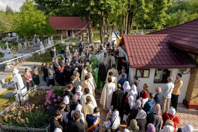 Biserica Parohiei „Sfânta Treime” din Pădureni a fost resfințită de Preasfințitul Părinte Nichifor Botoșăneanul