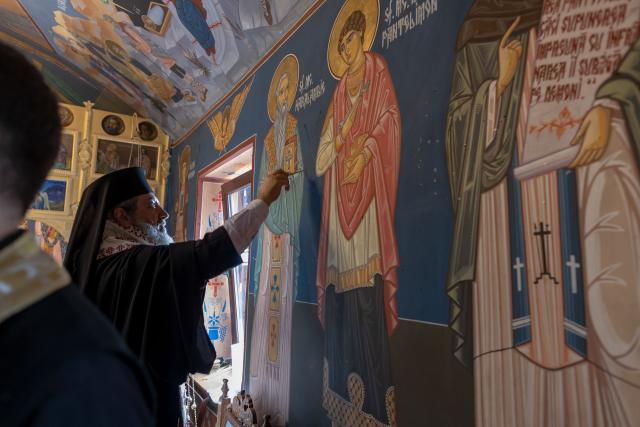 Biserica Parohiei „Sfânta Treime” din Pădureni a fost resfințită de Preasfințitul Părinte Nichifor Botoșăneanul