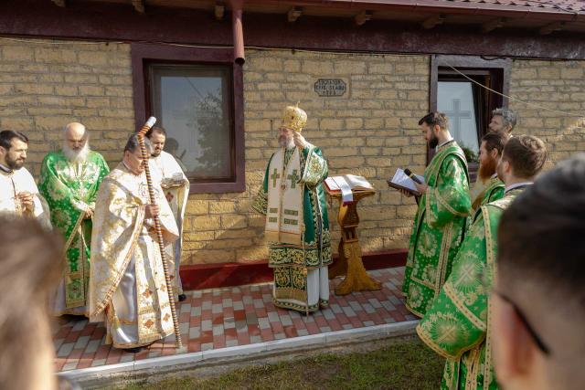 Biserica Parohiei „Sfânta Treime” din Pădureni a fost resfințită de Preasfințitul Părinte Nichifor Botoșăneanul