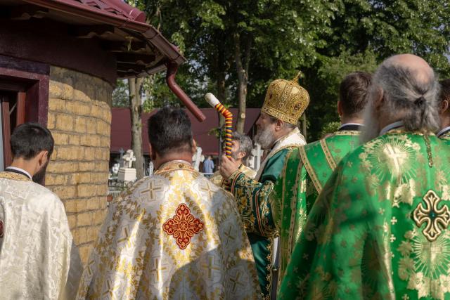 Biserica Parohiei „Sfânta Treime” din Pădureni a fost resfințită de Preasfințitul Părinte Nichifor Botoșăneanul
