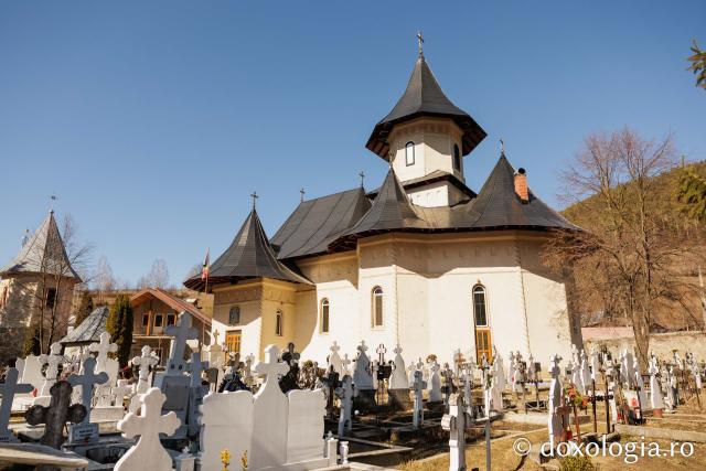 Biserica „Sfântul Nicolae” din Farcașa din județul Neamț