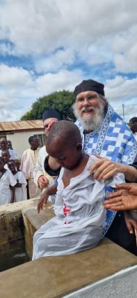 74 de botezuri la Centrul Misionar din Kidamali