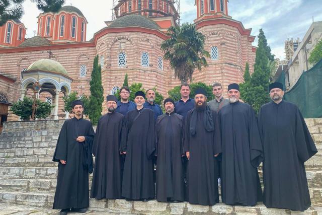 Cadre didactice ale Facultății de Teologie din Iași, în pelerinaj la Sfântul Munte Athos